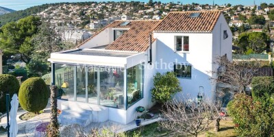 7 room  House for sale in Carnoux-en-Provence, French Riviera