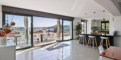 8 room  House for sale in Urrugne, France