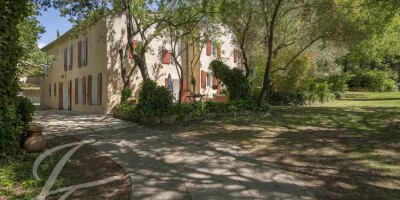 8 room  House for sale in Aix-en-Provence, France