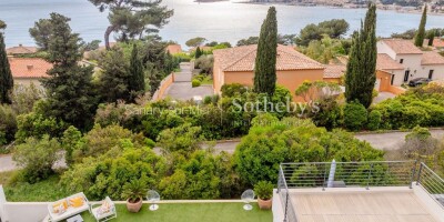 7 room  House for sale in Sanary-sur-Mer, France