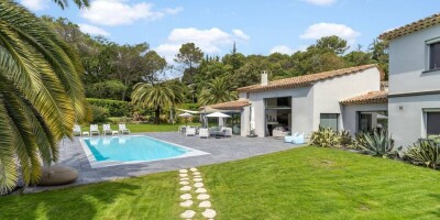 7 room  Villa for sale in Mougins, France