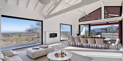 10 room  House for sale in Urrugne, France
