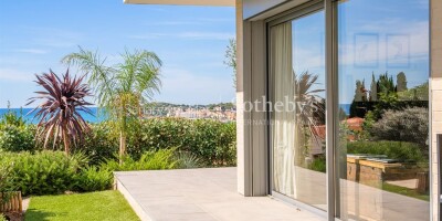 4 room  Apartment for sale in Six-Fours-les-Plages, France