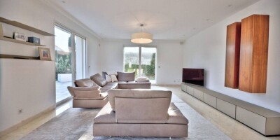 10 room  House for sale in Buc, Île-de-France