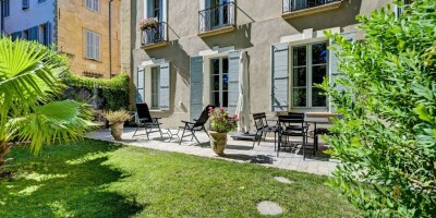 6 room  Apartment for sale in Aix-en-Provence, France
