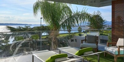 2 bedroom  Flat for sale in Cannes, French Riviera