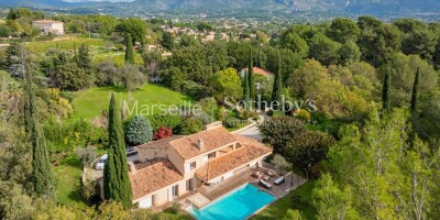 9 room  House for sale in Aubagne, France