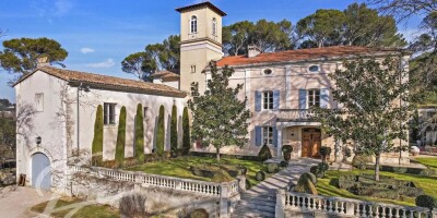 Farmhouse for sale in Pernes-les-Fontaines, French Riviera