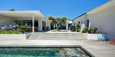 4 bedroom Detached House for sale in Aix-en-Provence, France