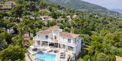 5 room  Villa for sale in Carros, French Riviera