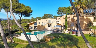 9 room  House for sale in Mougins, French Riviera