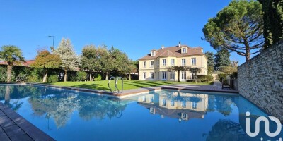 7 bedroom  Villa for sale in Le Vésinet, France