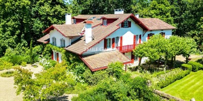 12 room  House for sale in Bayonne, France