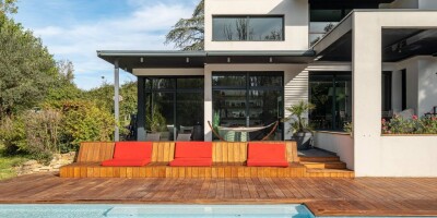 6 room Detached House for sale in Saint-Genis-Laval, France