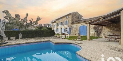 11 room  Villa for sale in L'Isle-sur-la-Sorgue, French Riviera