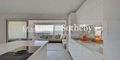 3 bedroom  Apartment for sale in Marseille, France