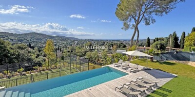 8 room  House for sale in Mougins, France