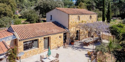 5 room  House for sale in Le Beausset, France