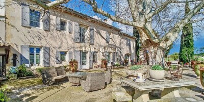 8 room exclusive country house for sale in Cavaillon, French Riviera