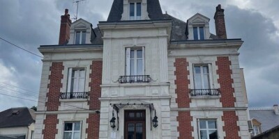 15 bedroom Detached House for sale in Amboise, France