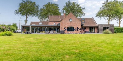 10 room Detached House for sale in Quesnoy-sur-Deûle, France