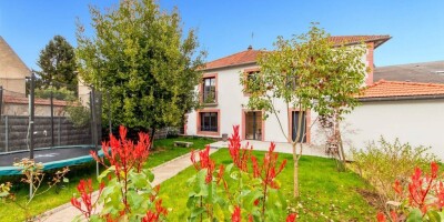 6 room  House for sale in Clamart, Île-de-France
