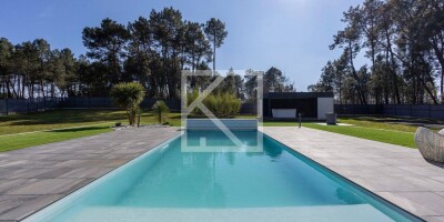 8 room  House for sale in Le Mans, France