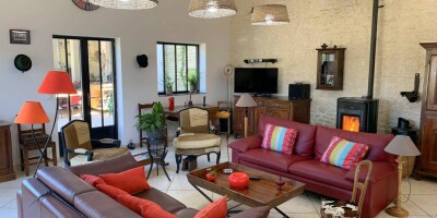 5 bedroom  House for sale in Surgères, France