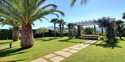 10 room  House for sale in Urrugne, France
