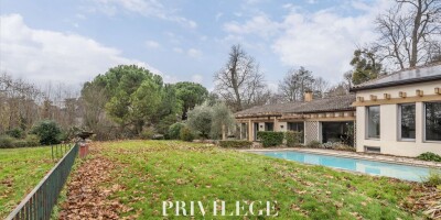 7 room  House for sale in Écully, France