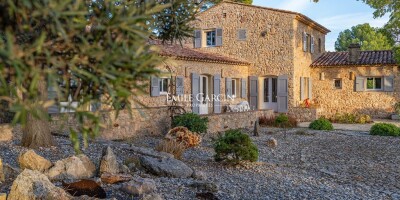 6 room  House for sale in Le Beausset, French Riviera