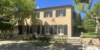 12 room  Villa for sale in Aix-en-Provence, French Riviera