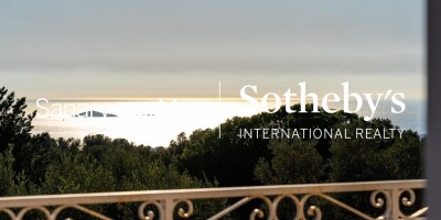 6 room  House for sale in Ollioules, French Riviera