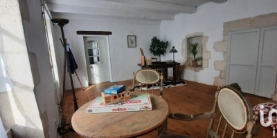 8 room  Villa for sale in Nieul-sur-Mer, Nouvelle-Aquitaine