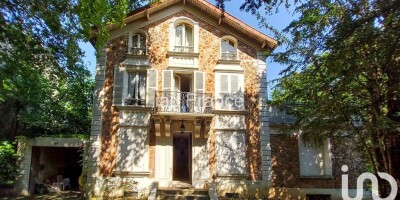 Villa for sale in Vaucresson, France