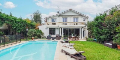 4 bedroom  House for sale in Le Bouscat, France