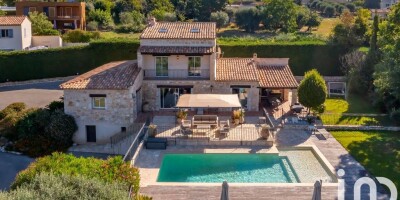 8 room  Villa for sale in Vence, French Riviera