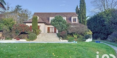 8 room  Villa for sale in Villennes-sur-Seine, Île-de-France