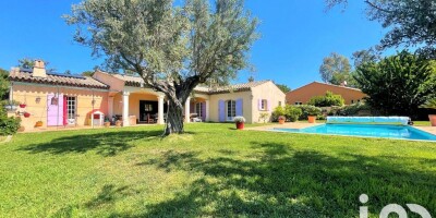 Villa for sale in Cogolin, France