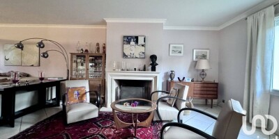 8 room  Villa for sale in Chatou, France