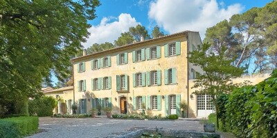 18 room  Villa for sale in Saint-Rémy-de-Provence, France