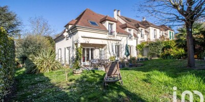 5 bedroom  Villa for sale in Rueil-Malmaison, France