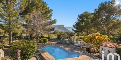 6 room  Villa for sale in Carnoux-en-Provence, French Riviera