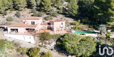 6 room  Villa for sale in Sanary-sur-Mer, France