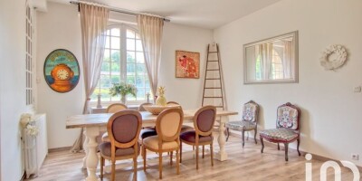 5 bedroom  Villa for sale in Eysines, France