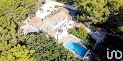 6 bedroom  Villa for sale in L'Isle-sur-la-Sorgue, France