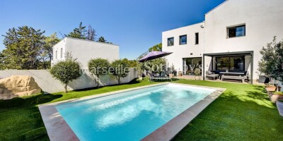 4 room  House for sale in Marseille, French Riviera