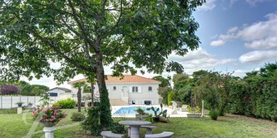 5 room  House for sale in Ambarès-et-Lagrave, France