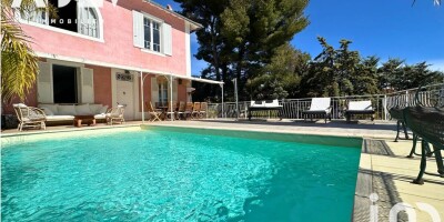 Villa for sale in Sanary-sur-Mer, French Riviera