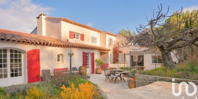 6 room  Villa for sale in Auriol, French Riviera